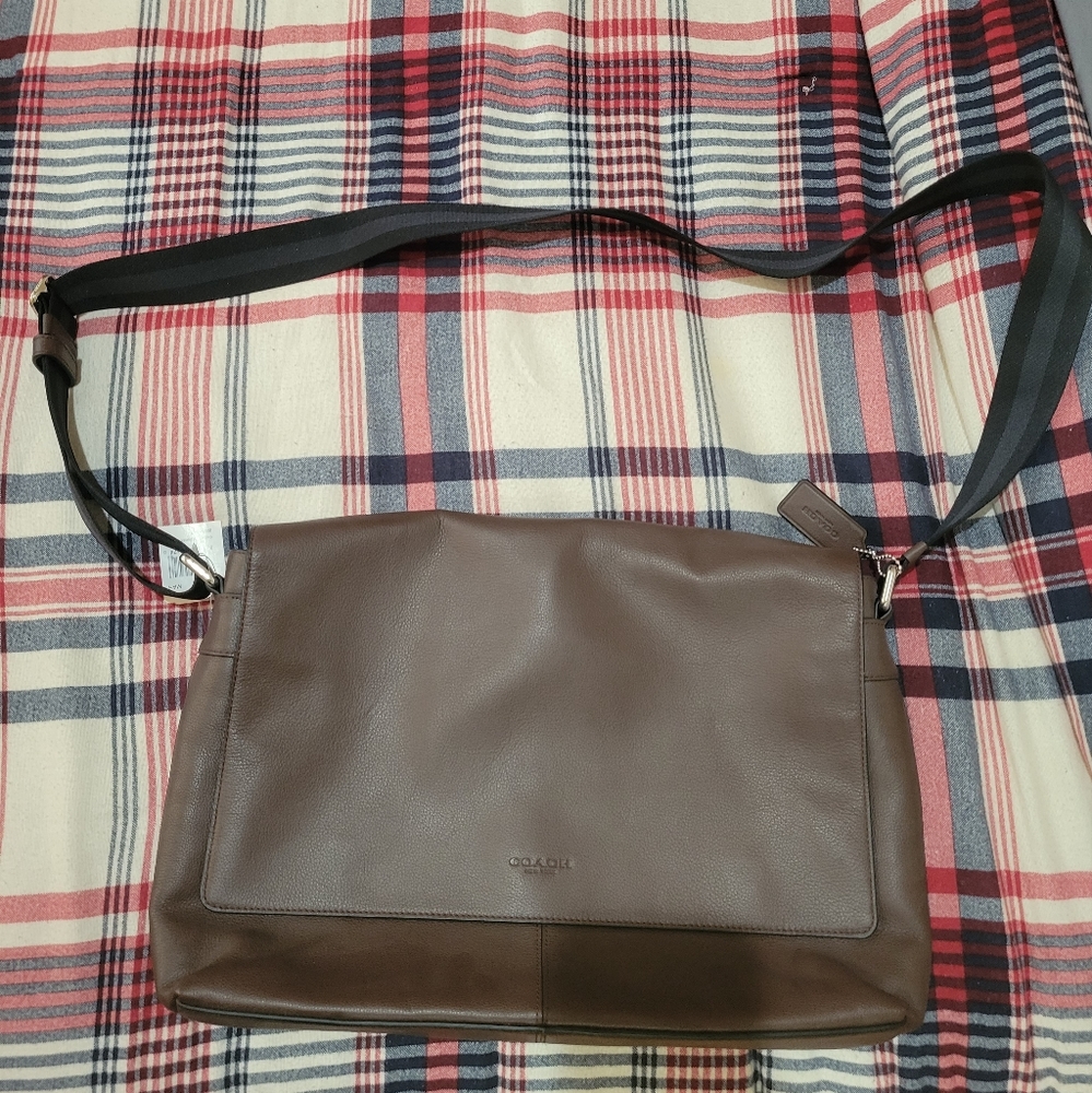 New with tags Coach Charles Messenger Bag